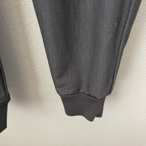 FIGS Men’s Tansen Jogger Scrub Nurse Pants in Graphite Gray Heather Size XL - Picture 3 of 11